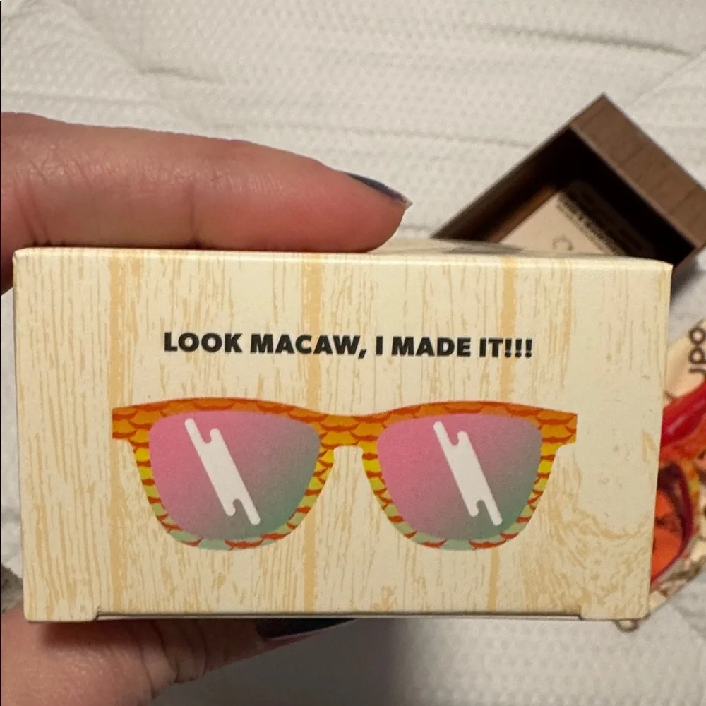 Goodr Birder Fervor look macaw I made it! Sunglasses limited edition fuzzy fur - Picture 2 of 6